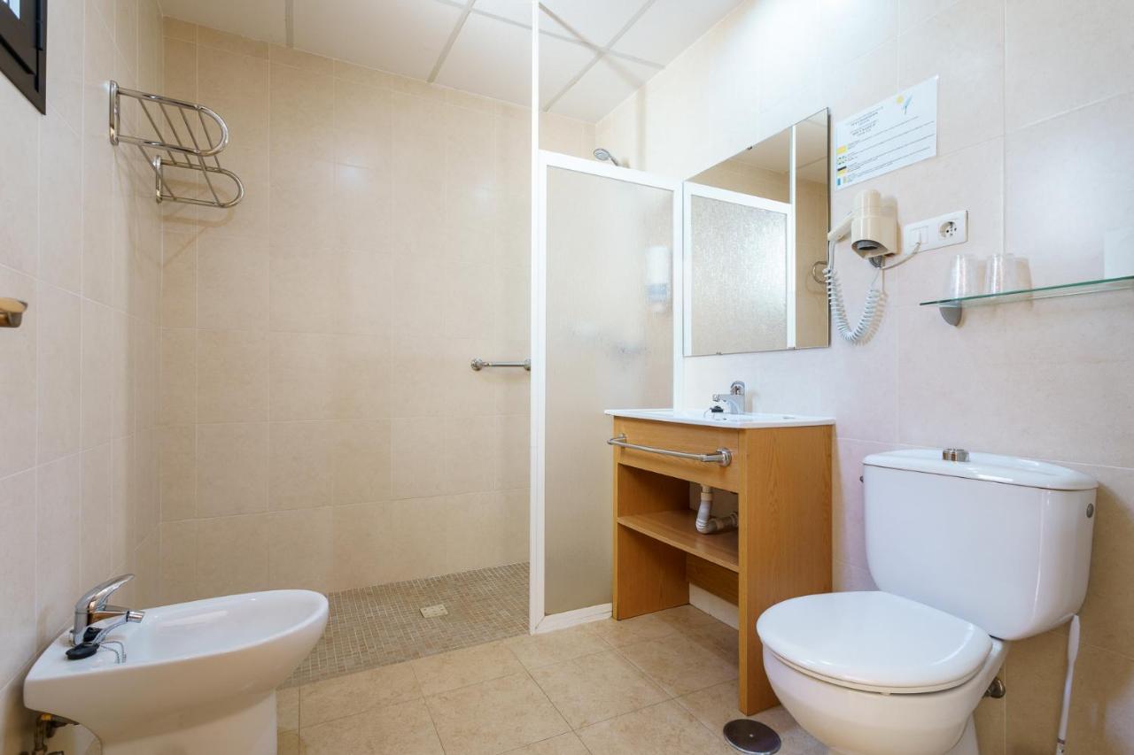 Hostal Costabella Powered By Faro Homes Fuengirola Eksteriør billede